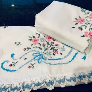 Stunning Set Vintage Hand Embroidered His & Hers Pillowcases  Matching  Doily